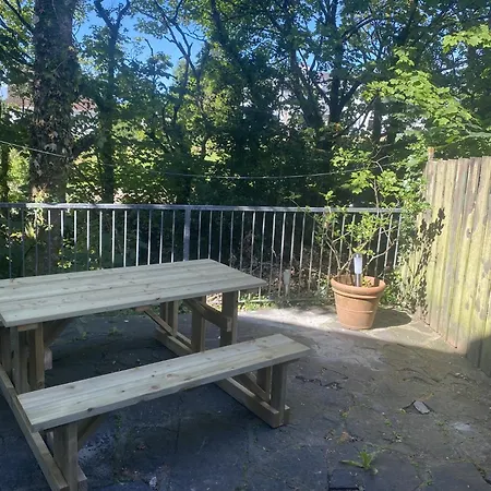 6 Riverfalls * Clifden